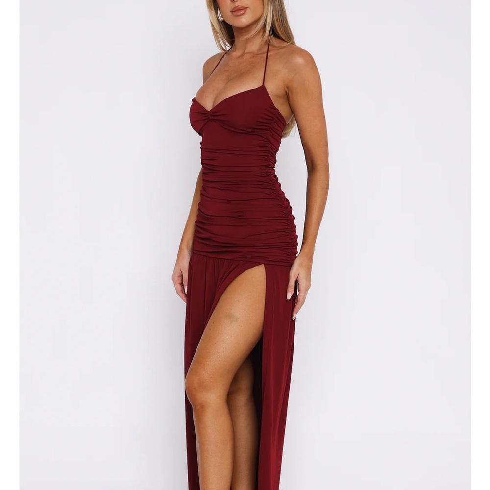 NWT White Fox Boutique Sweet Skies Burgundy Halter Maxi Dress -M but fits like S - Picture 2 of 13